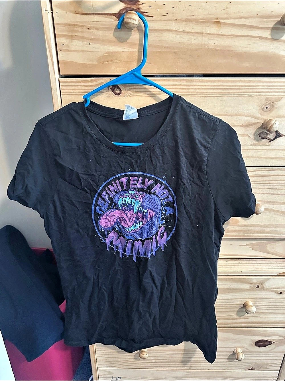 Port & Company Graphic Tee Size Large in Black & Purple
